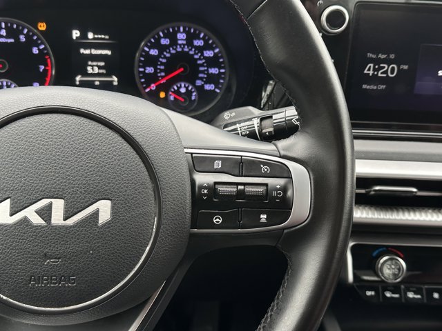Vehicle image 21 of 28