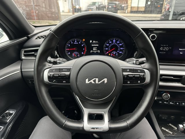 Vehicle image 18 of 28