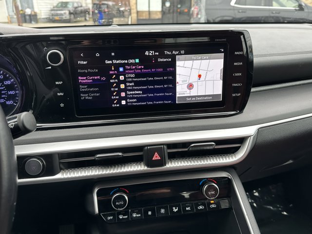 Vehicle image 23 of 28