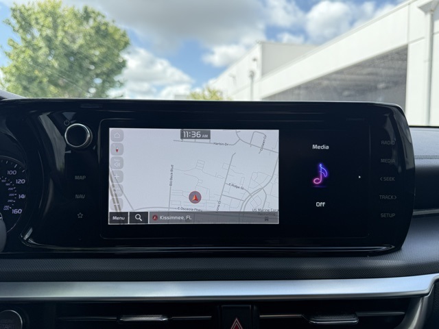 Vehicle image 17 of 28