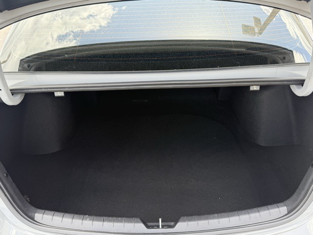 Vehicle image 9 of 28