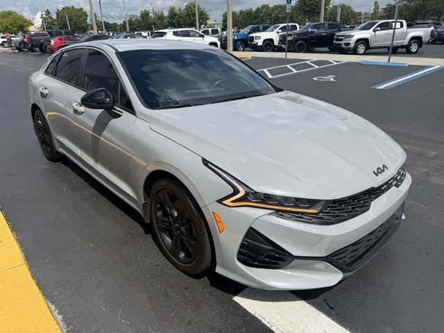 Vehicle image 4 of 28