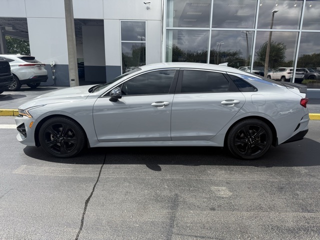 Vehicle image 8 of 28