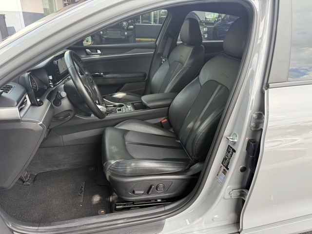Vehicle image 14 of 28