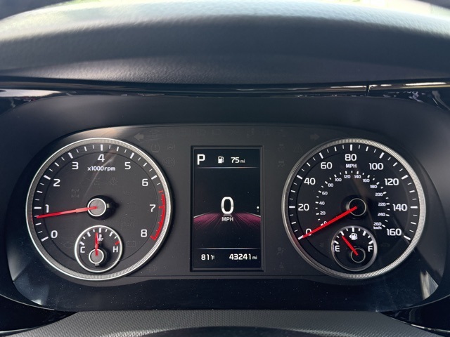 Vehicle image 26 of 28