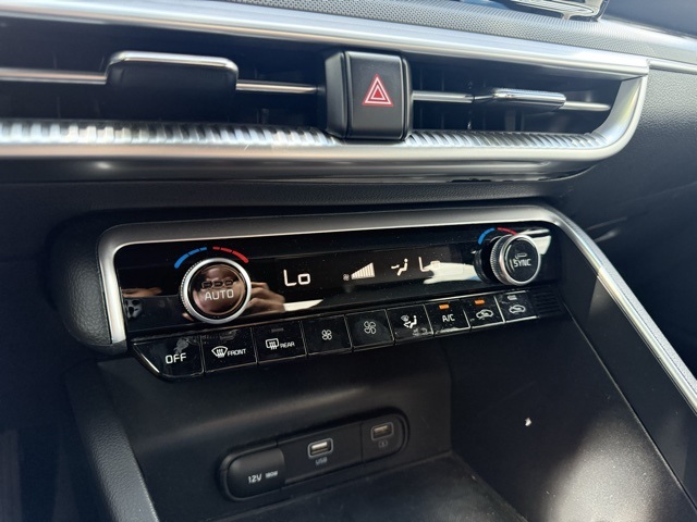 Vehicle image 19 of 28