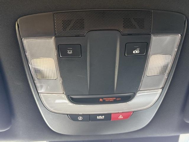 Vehicle image 23 of 28