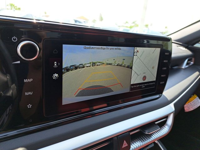 Vehicle image 22 of 32
