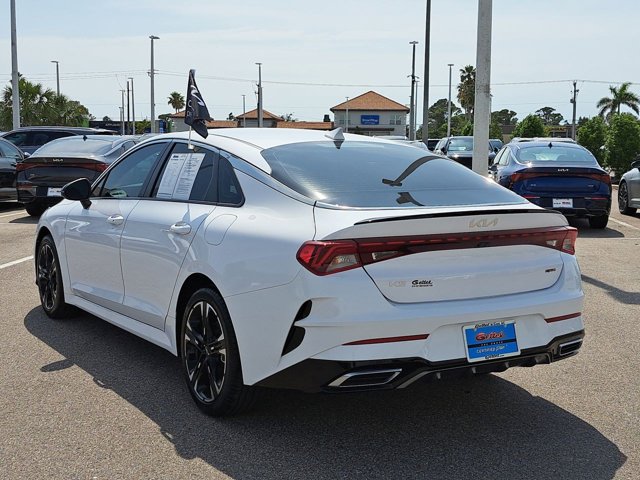 Vehicle image 8 of 32