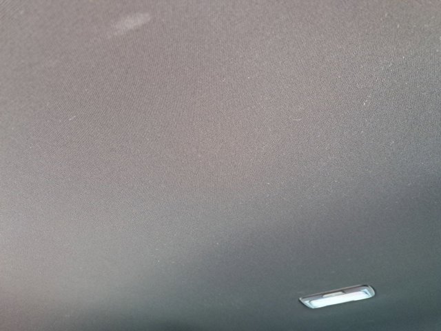 Vehicle image 21 of 32