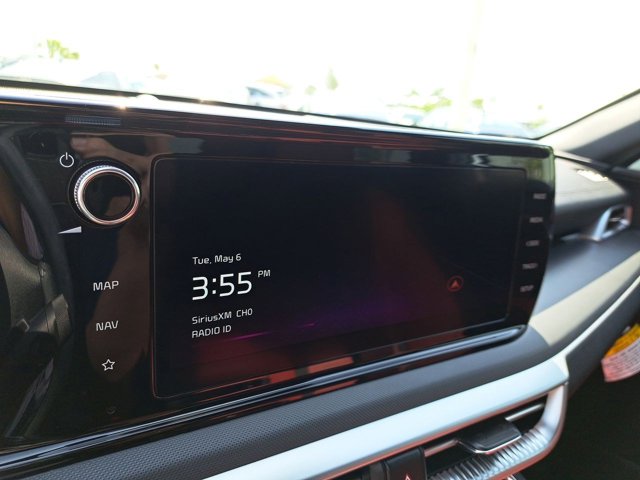 Vehicle image 18 of 32