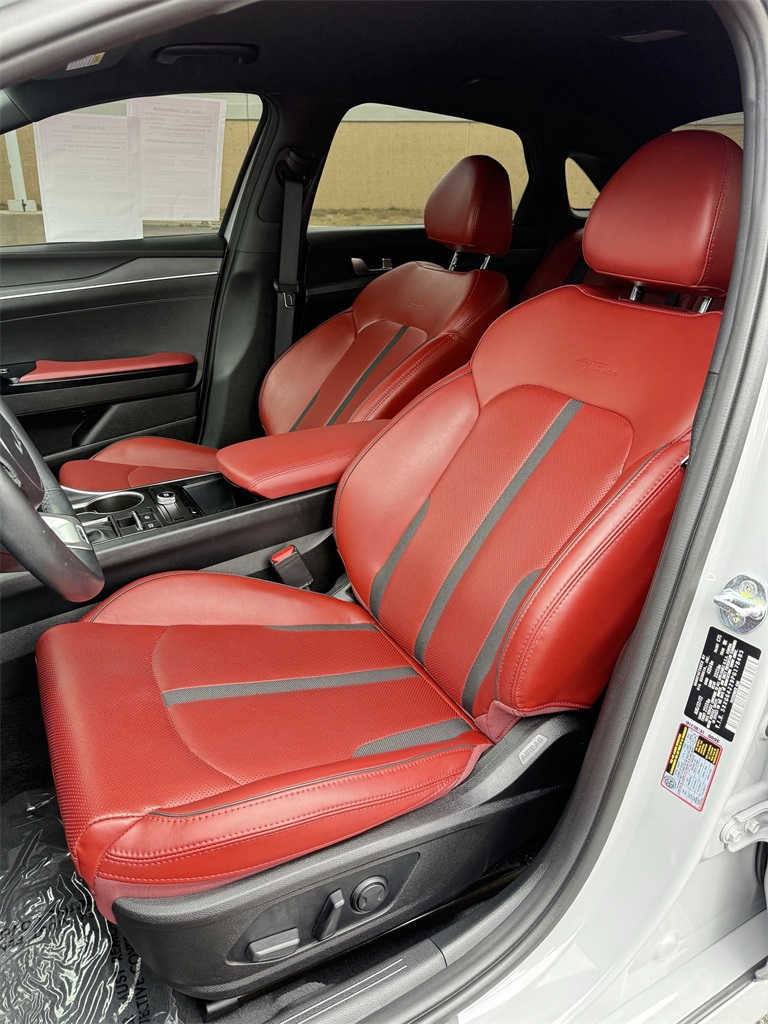 Vehicle image 12 of 29