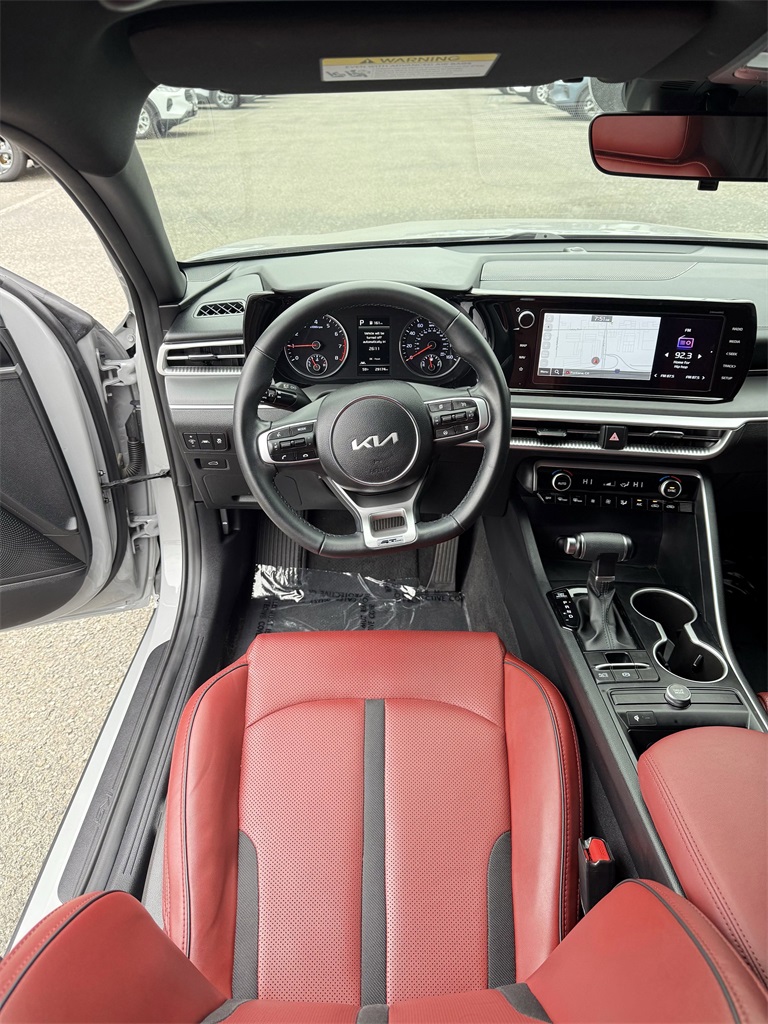 Vehicle image 14 of 29