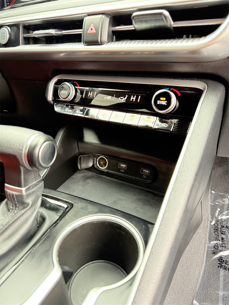 Vehicle image 27 of 29