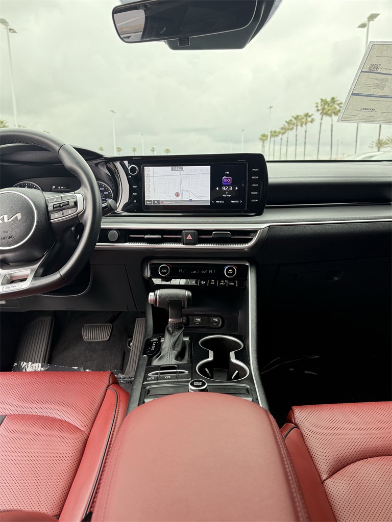 Vehicle image 16 of 29