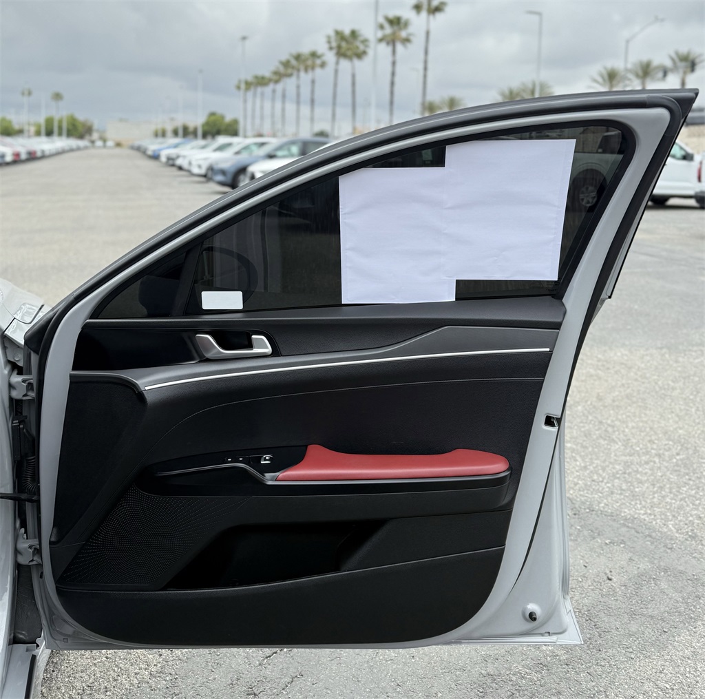 Vehicle image 24 of 29
