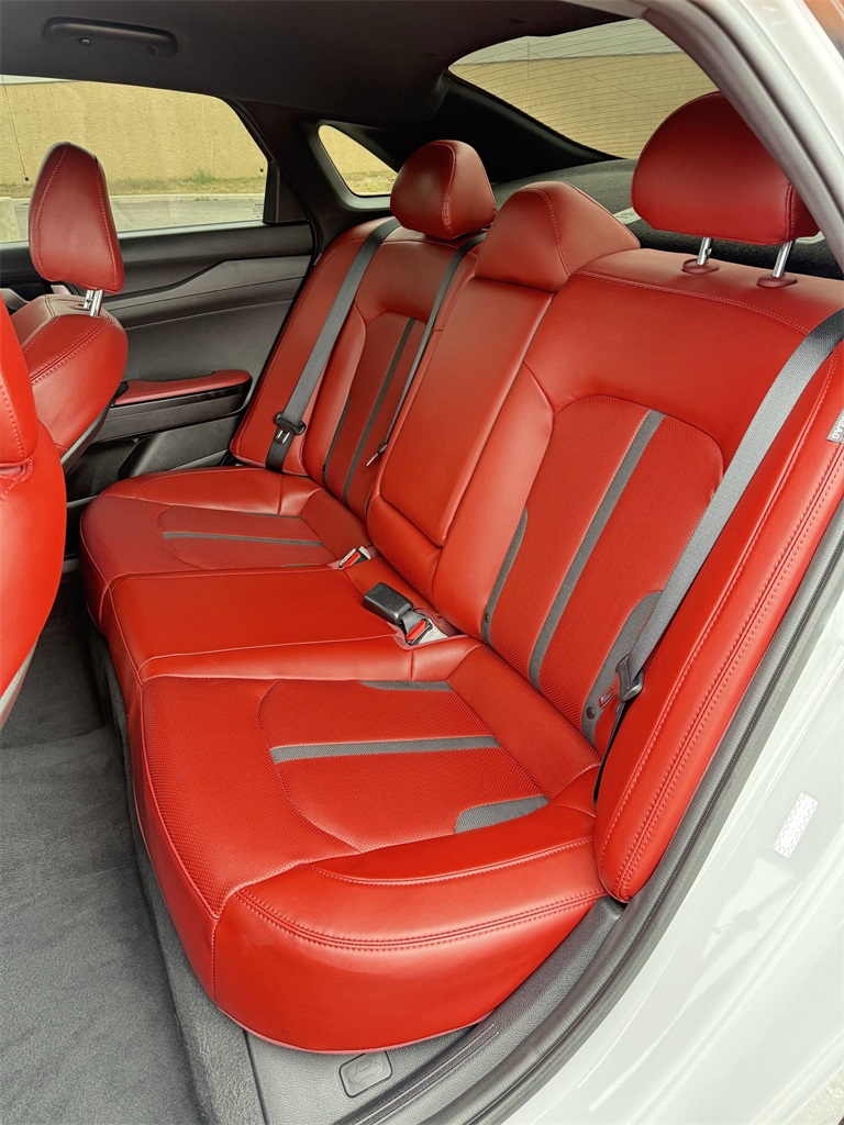 Vehicle image 22 of 29