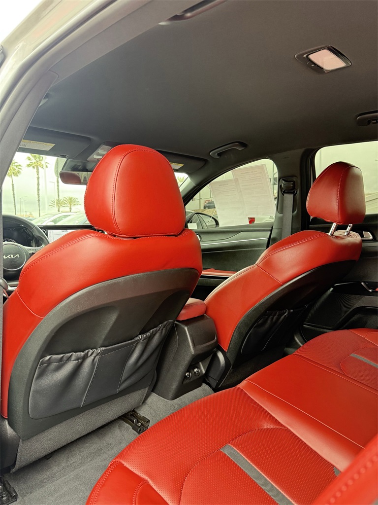 Vehicle image 23 of 29
