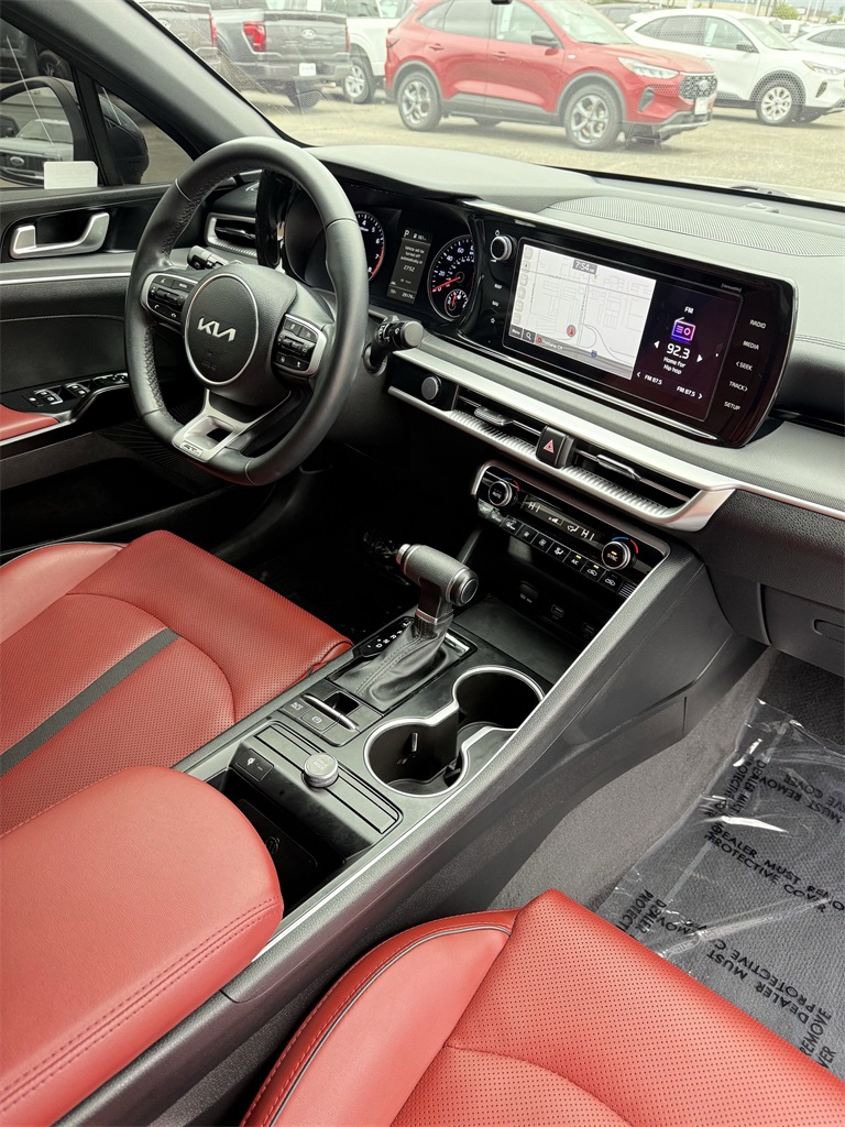 Vehicle image 26 of 29