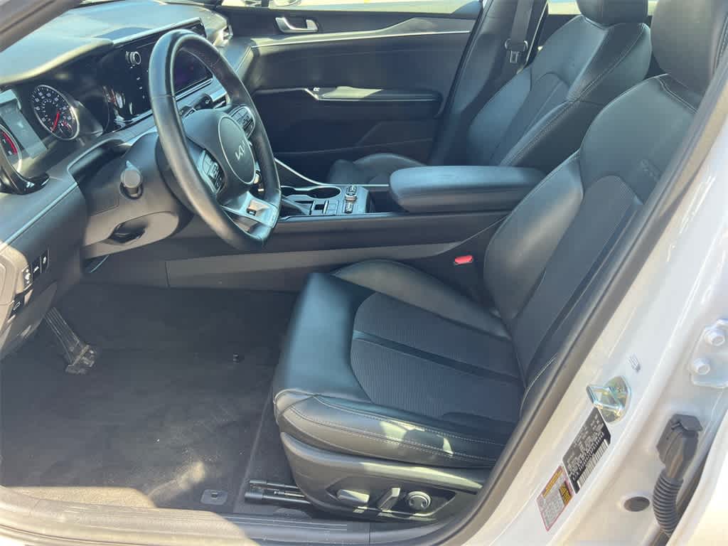 Vehicle image 10 of 36
