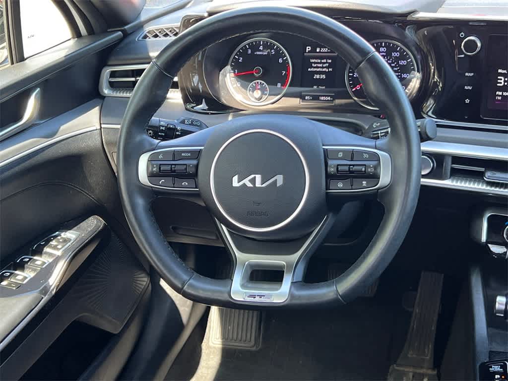 Vehicle image 22 of 36