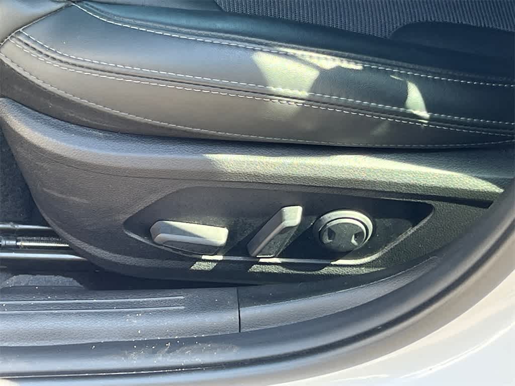 Vehicle image 11 of 36