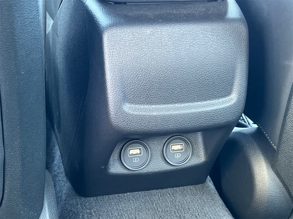Vehicle image 18 of 36
