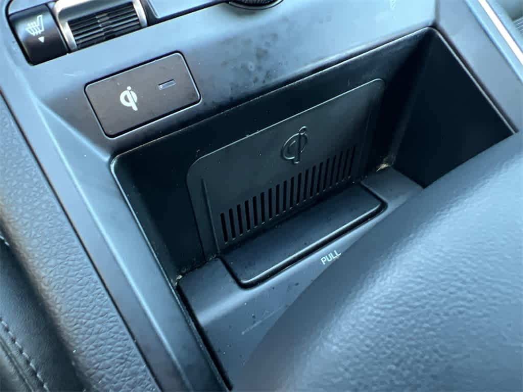 Vehicle image 34 of 36