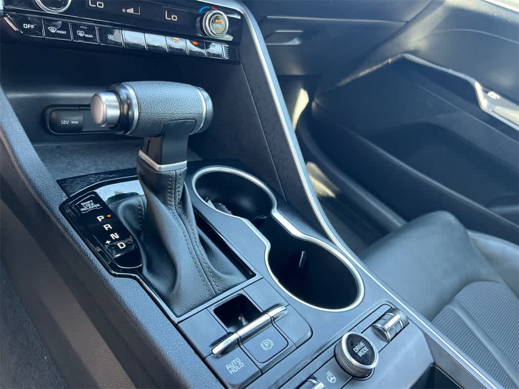 Vehicle image 32 of 36