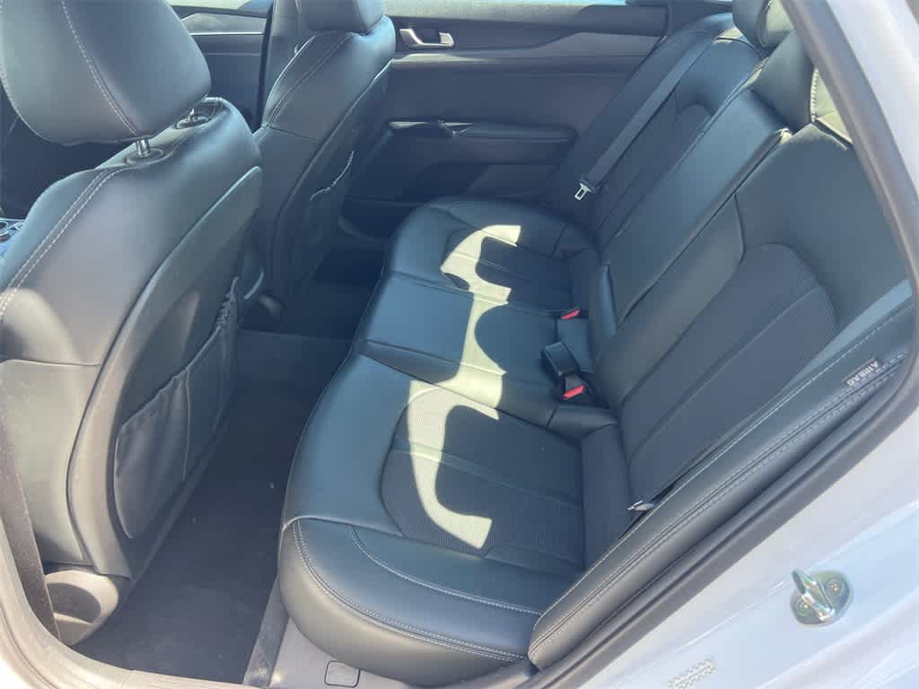 Vehicle image 16 of 36