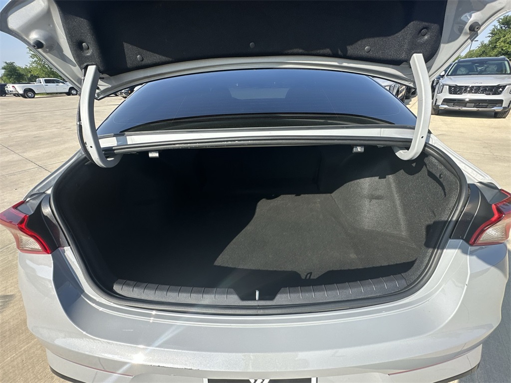 Vehicle image 20 of 25