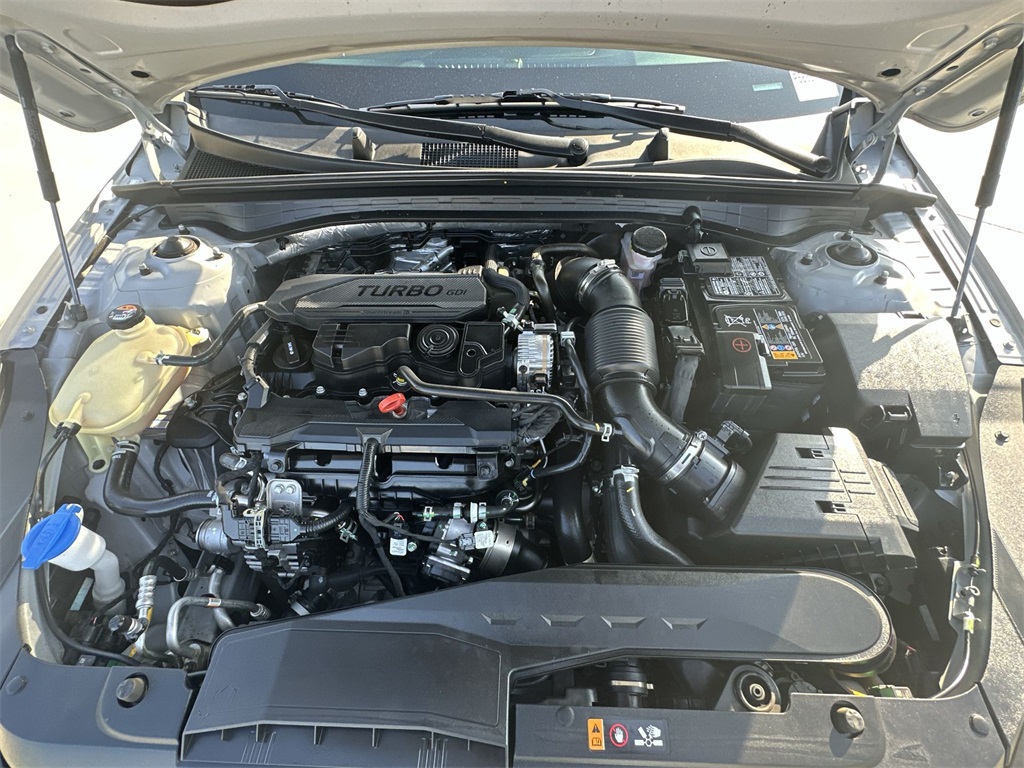 Vehicle image 17 of 25