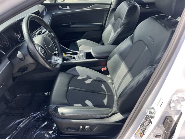 Vehicle image 9 of 34