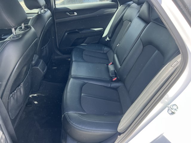 Vehicle image 20 of 34