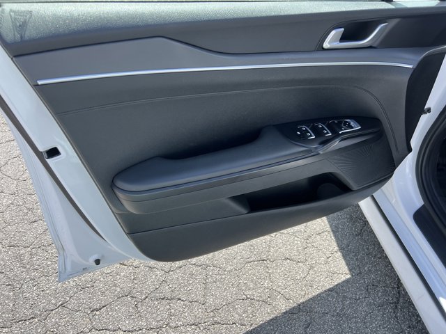 Vehicle image 10 of 34