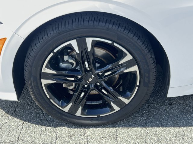 Vehicle image 11 of 34