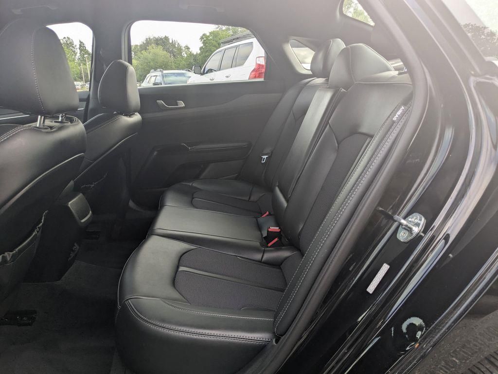 Vehicle image 14 of 34