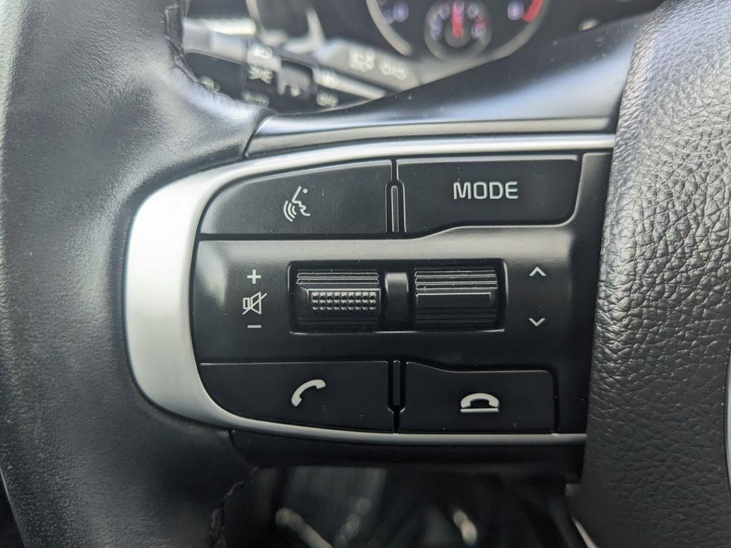 Vehicle image 27 of 34
