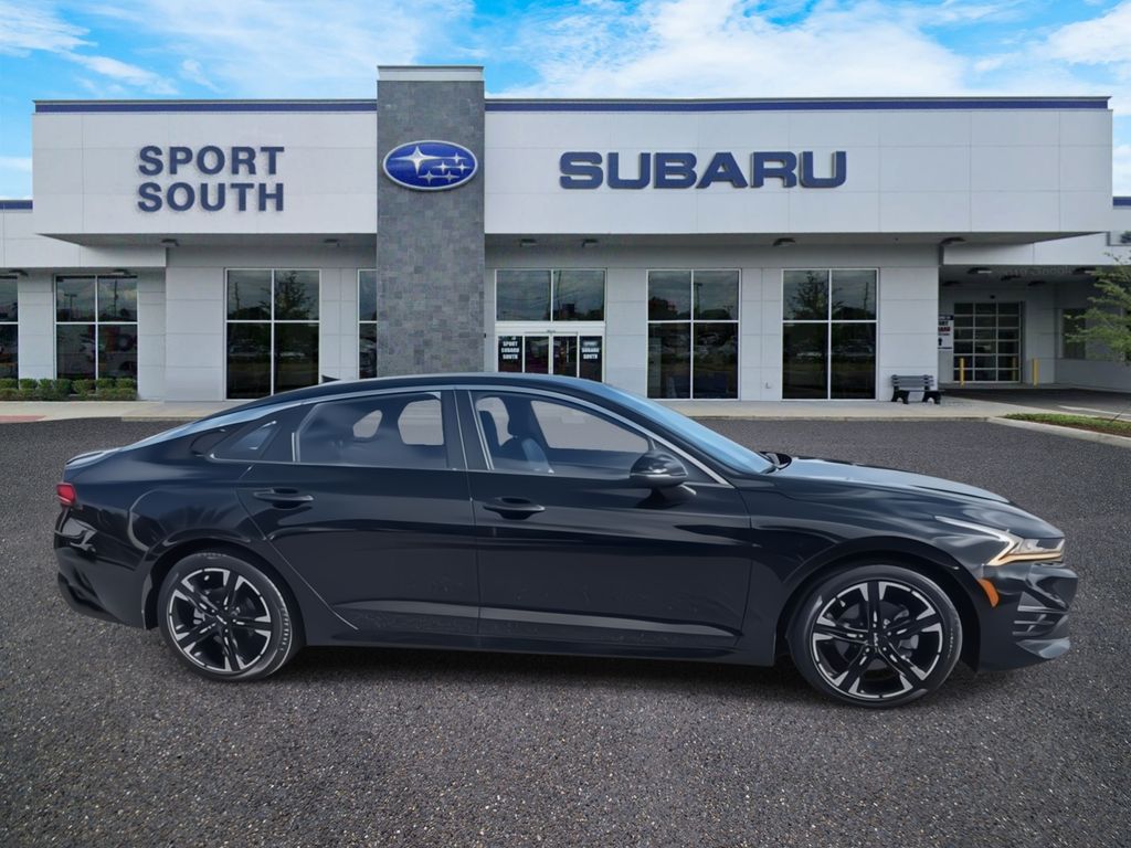 Vehicle image 8 of 34