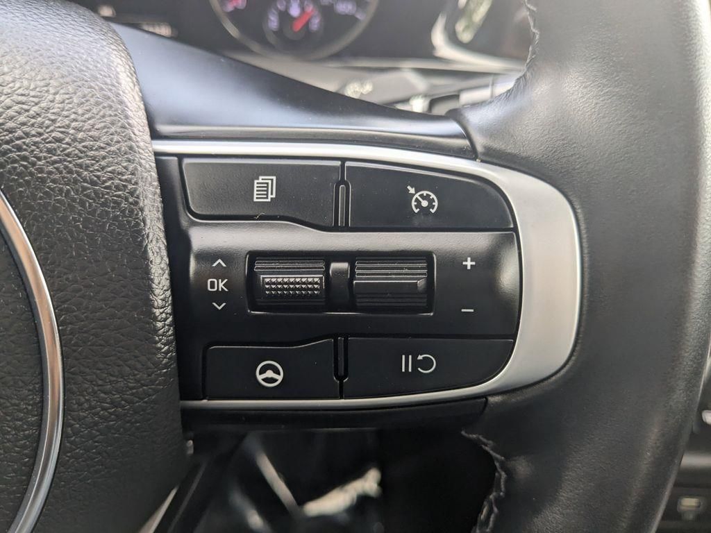 Vehicle image 28 of 34