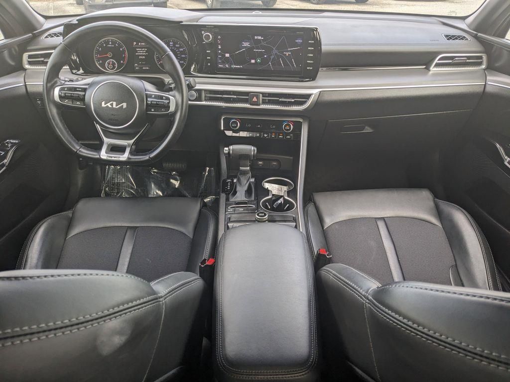 Vehicle image 16 of 34