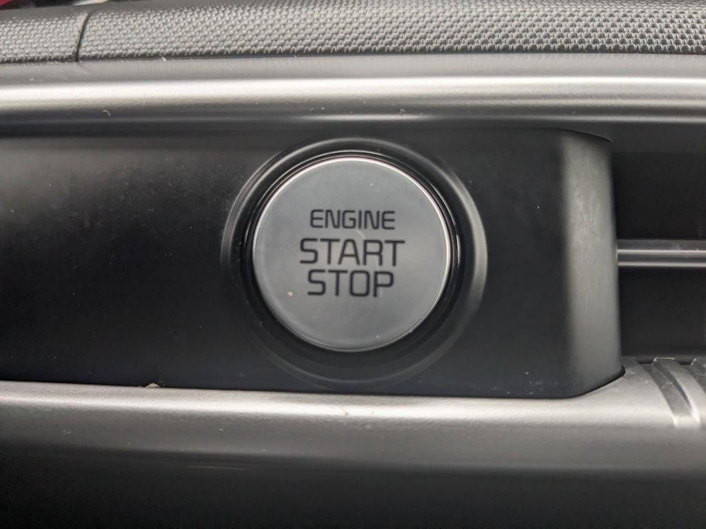 Vehicle image 32 of 34