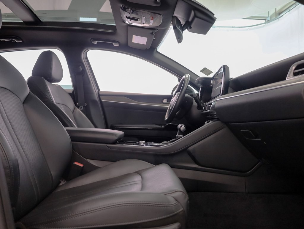 Vehicle image 32 of 39