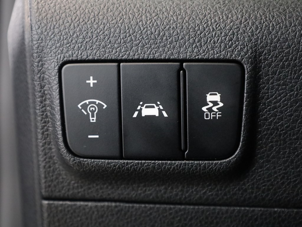 Vehicle image 21 of 39