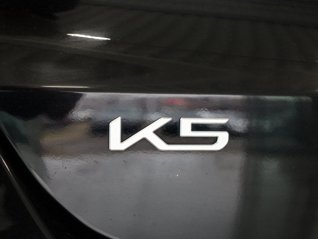 Vehicle image 37 of 39