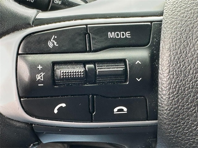 Vehicle image 18 of 24