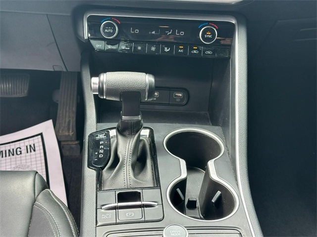 Vehicle image 14 of 24