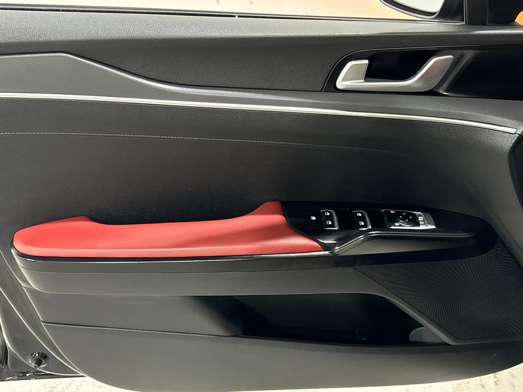 Vehicle image 21 of 50