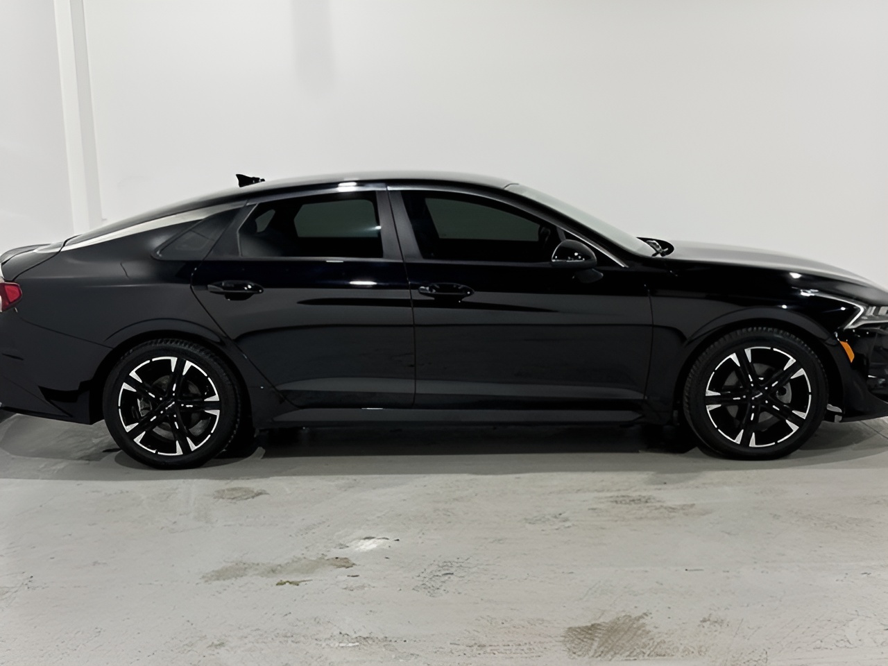 Vehicle image 47 of 50