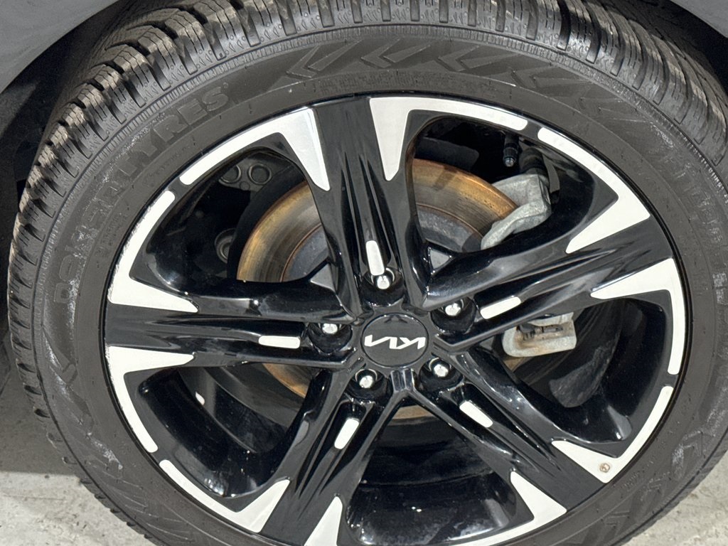 Vehicle image 13 of 50